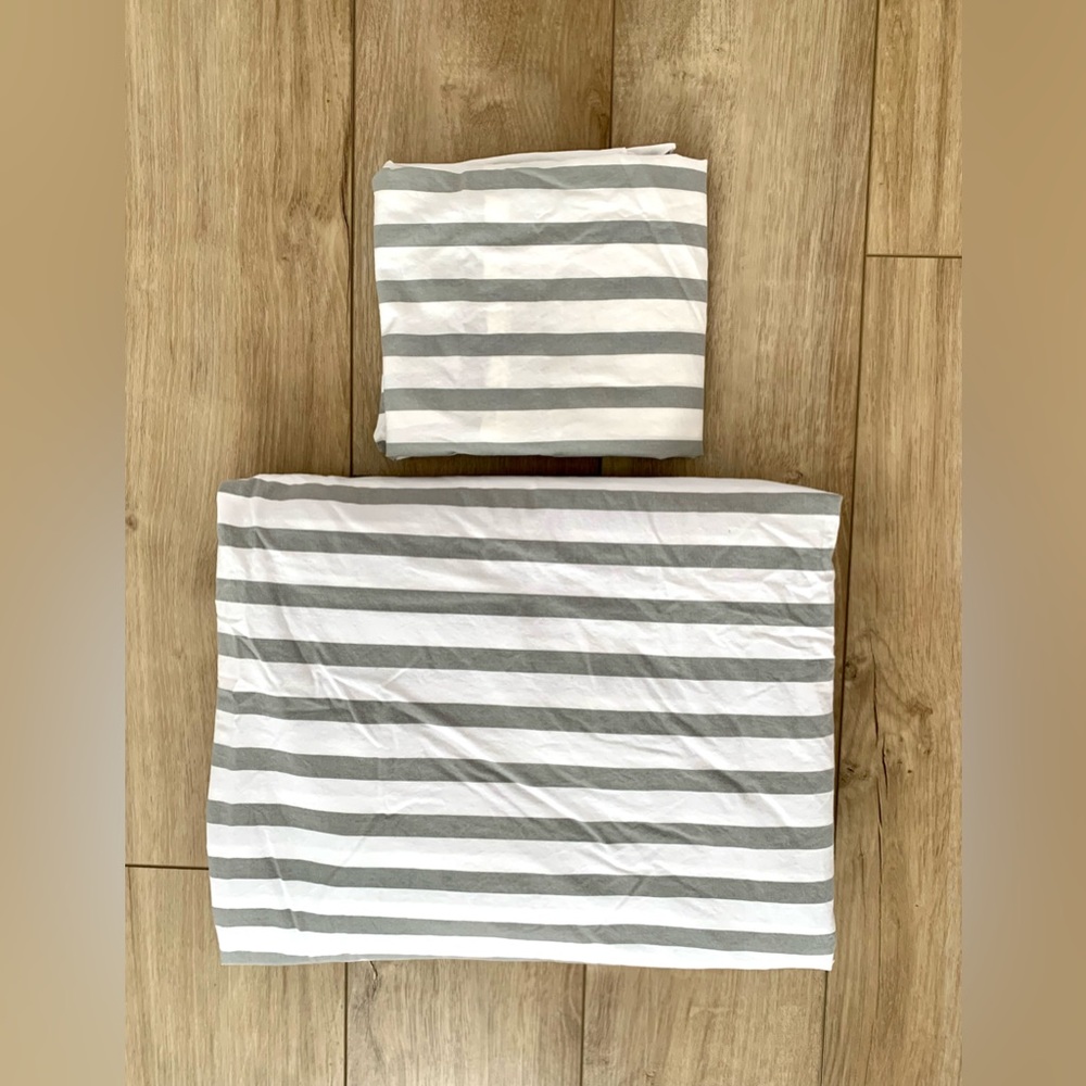 Pottery Barn Kids twin sized gray and white, rugby, stripe duvet cover